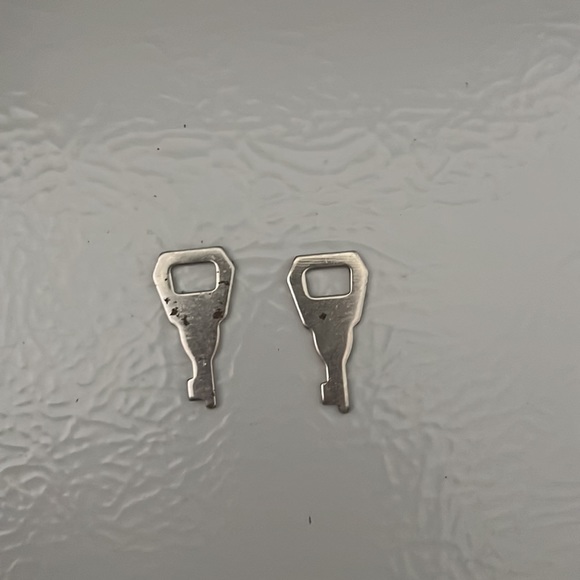 Vintage Metal Cash Money Box with 2 Keys - Picture 11 of 11